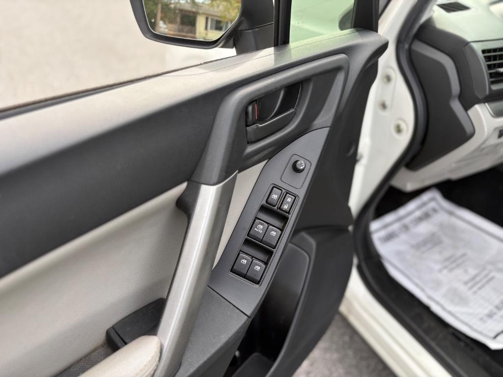 2014 Subaru Forester i Premium - Photo 15