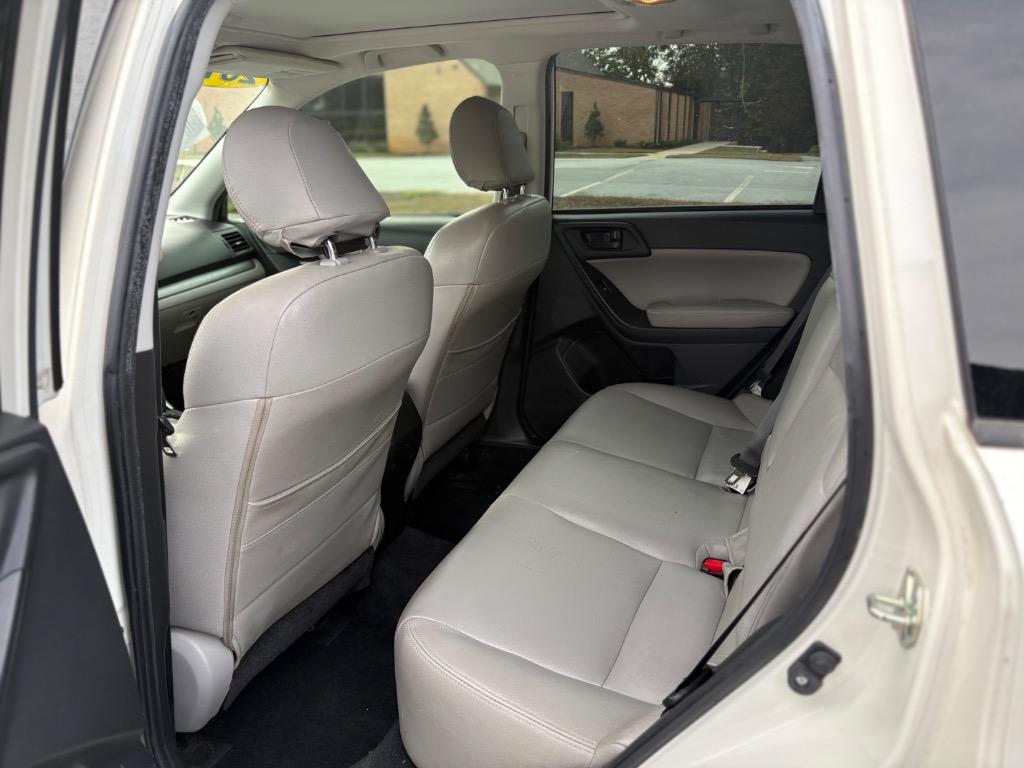 2014 Subaru Forester i Premium - Photo 11
