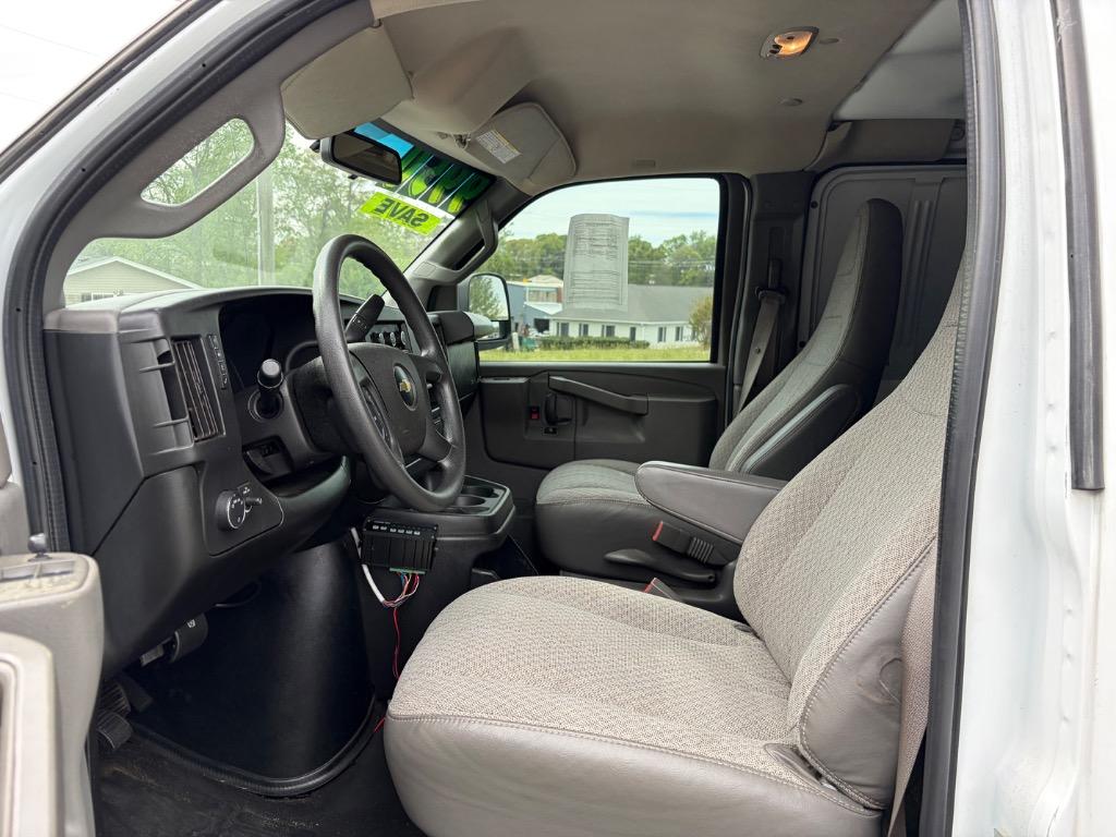 2020 Chevrolet Express Cargo Work Van - Photo 9