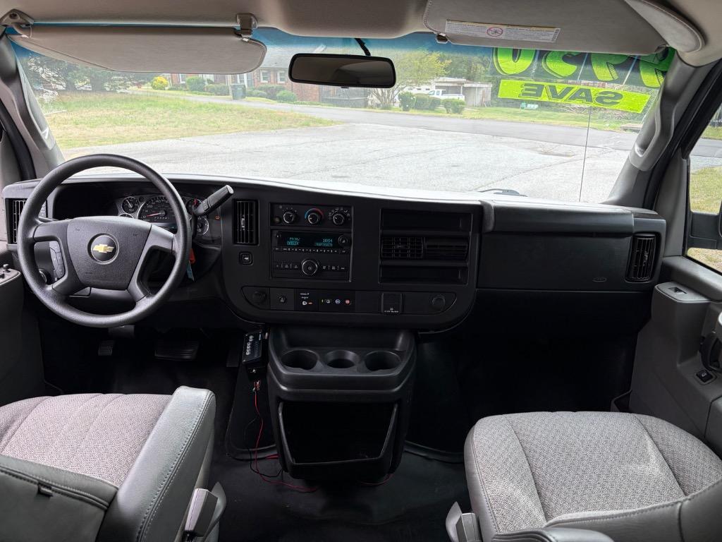 2020 Chevrolet Express Cargo Work Van - Photo 10