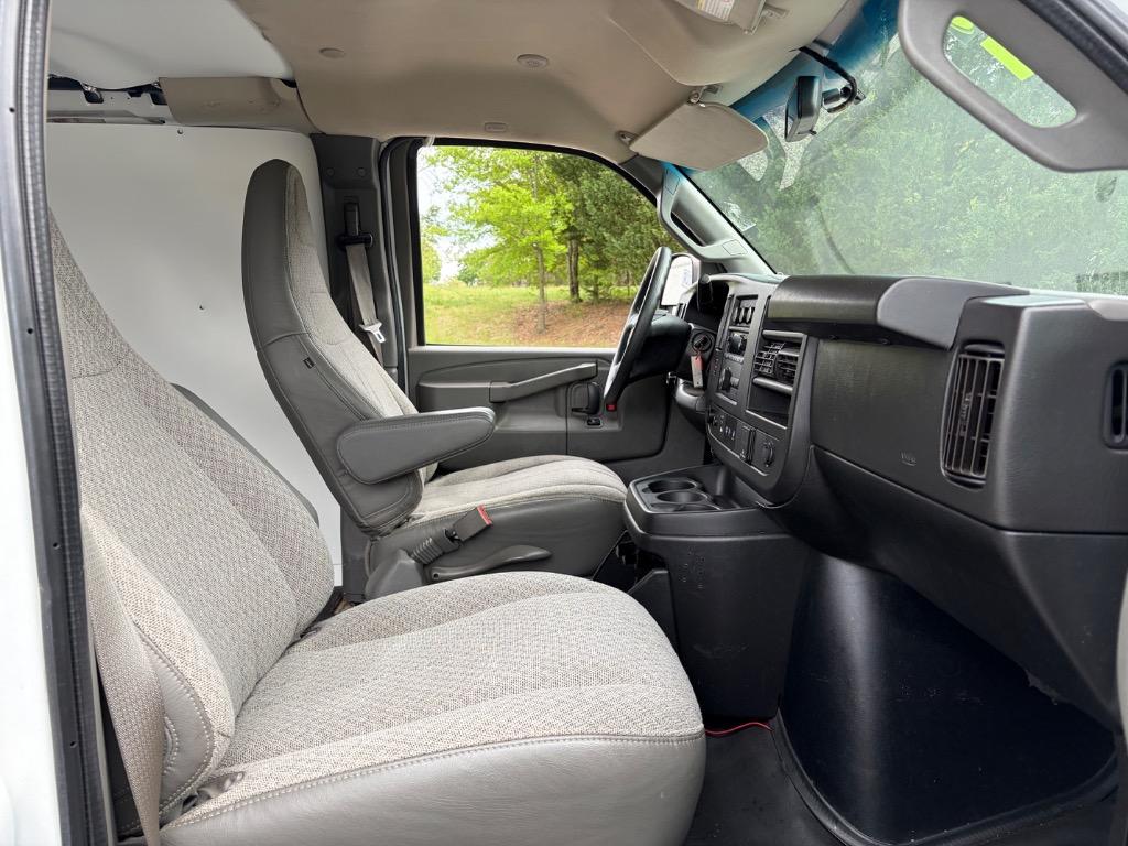 2020 Chevrolet Express Cargo Work Van - Photo 11
