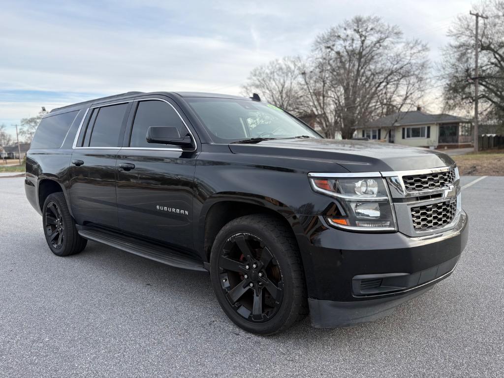 2017 Chevrolet Suburban LS's photo