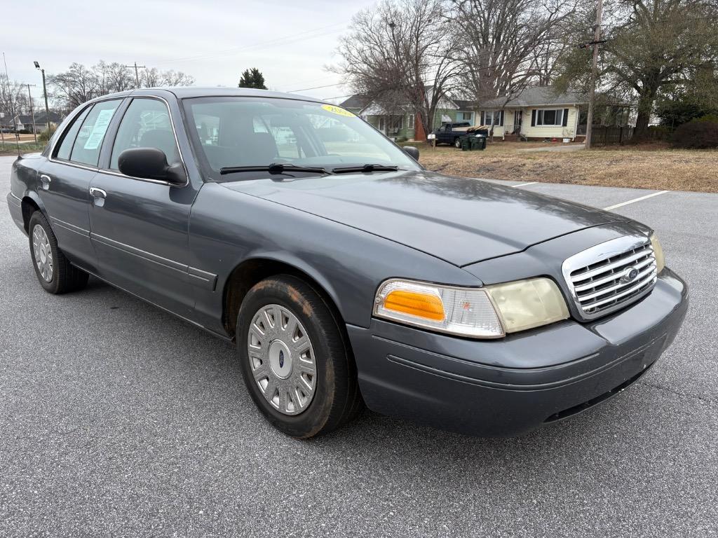 2005 Ford Crown Victoria's photo
