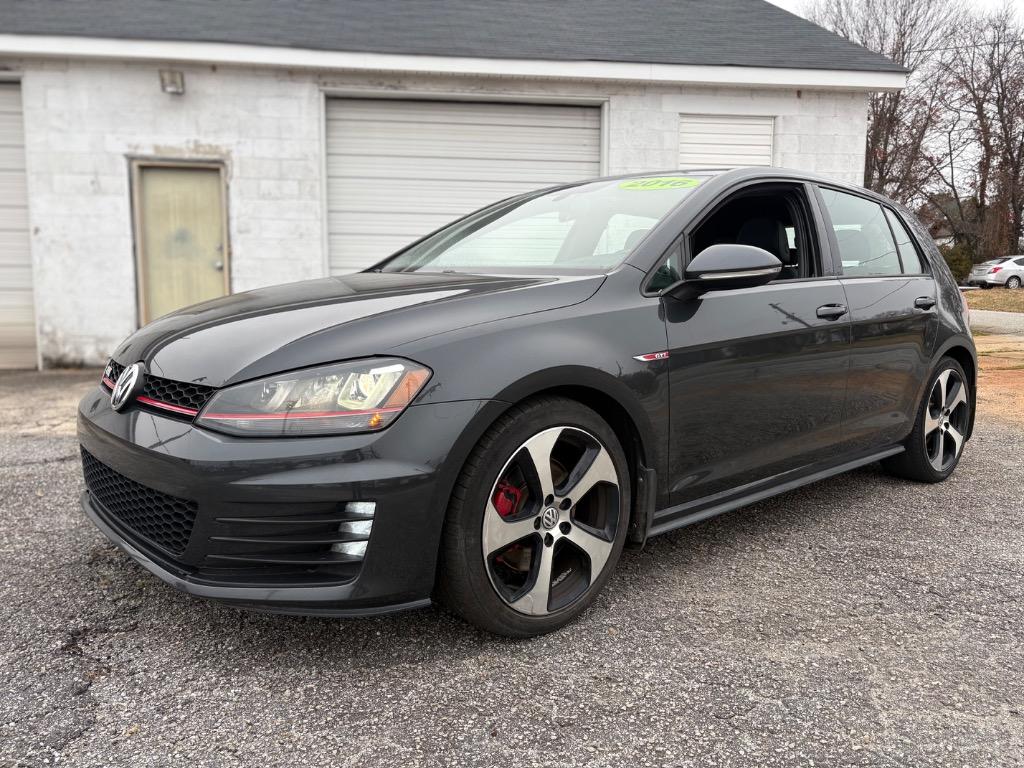 2016 Volkswagen Golf GTI SE's photo