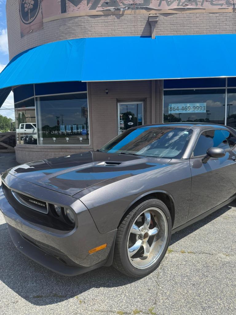 2014 Dodge Challenger SXT's photo