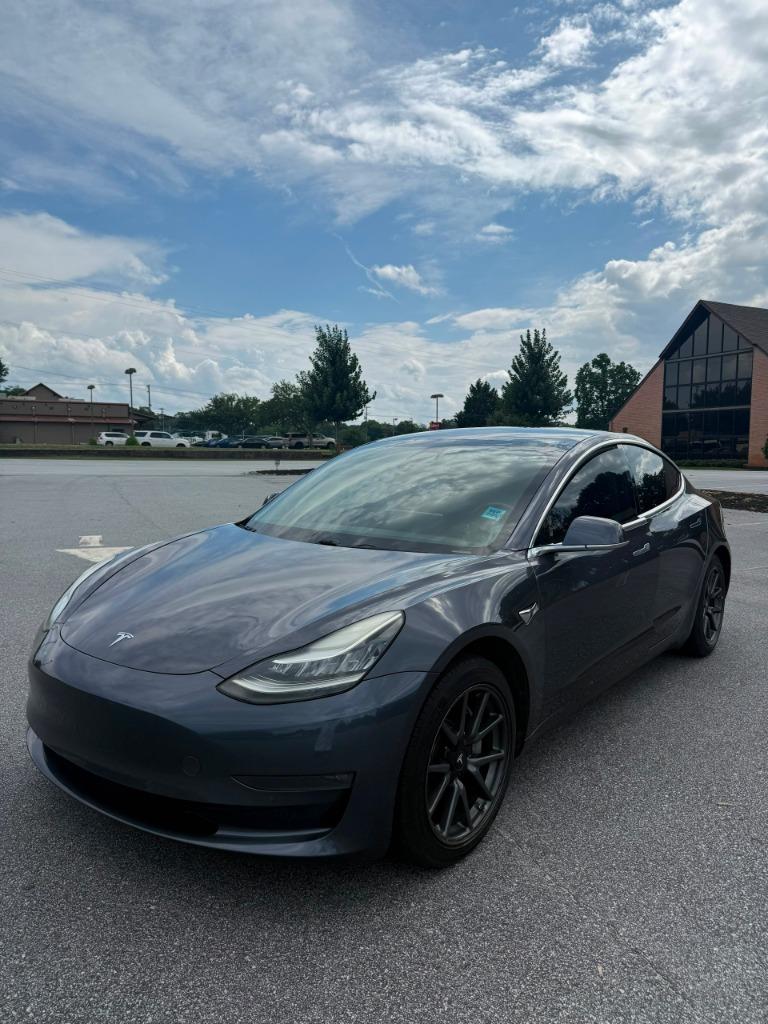 2019 Tesla Model 3 Standard Range Plus's photo